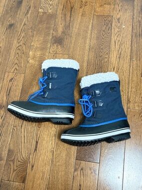 Sorel Youth/ Kids Navy Blue Winter Boots with Shearling Collar Size 2